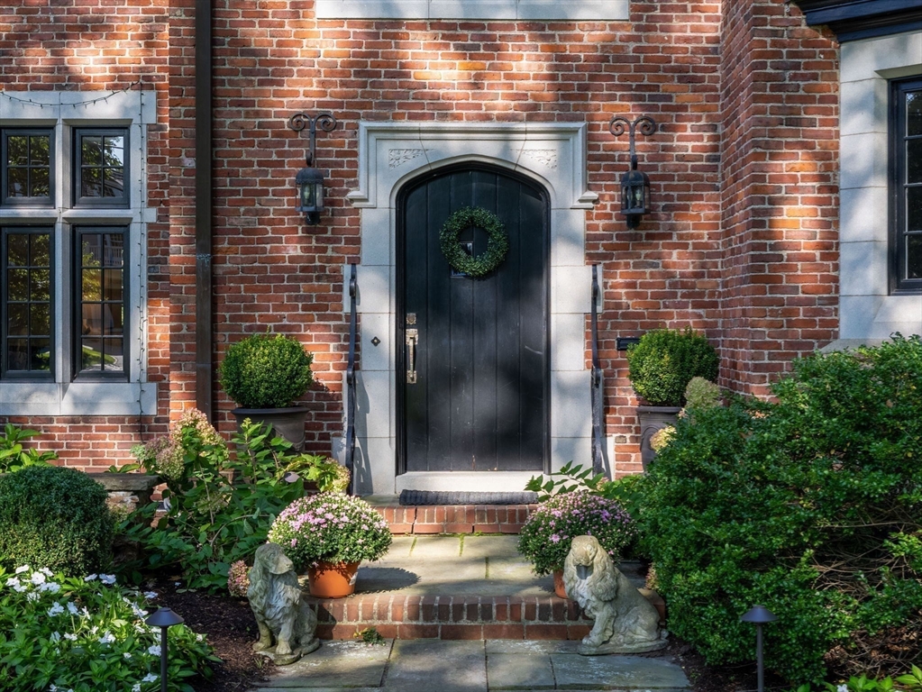 165 Cliff Road Wellesley, MA 02481 - Photo 4 of 42