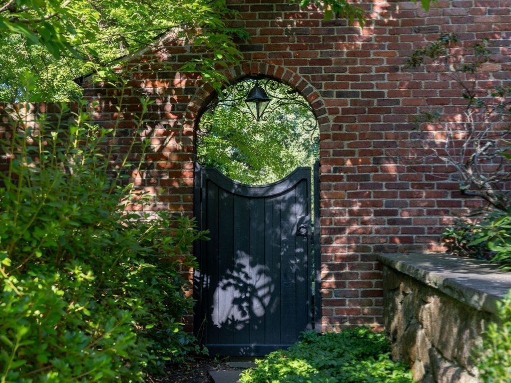 165 Cliff Road Wellesley, MA 02481 - Photo 42 of 42