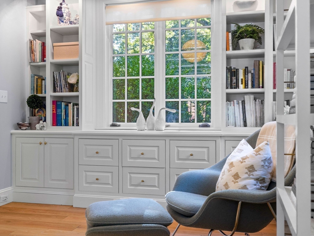 165 Cliff Road Wellesley, MA 02481 - Photo 9 of 42