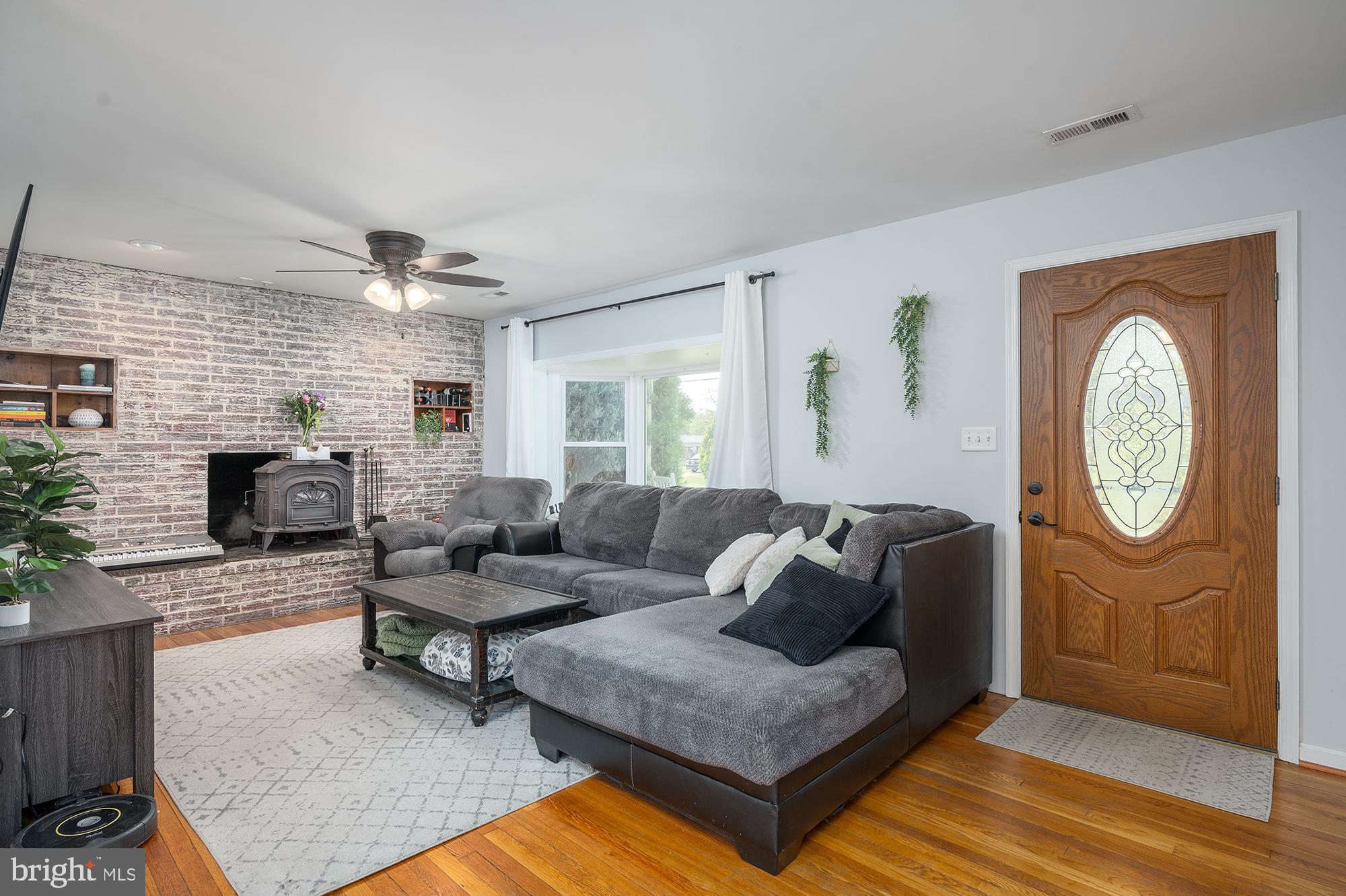 1210 Meadow View Road Pasadena, MD 21122 - Photo 6 of 35