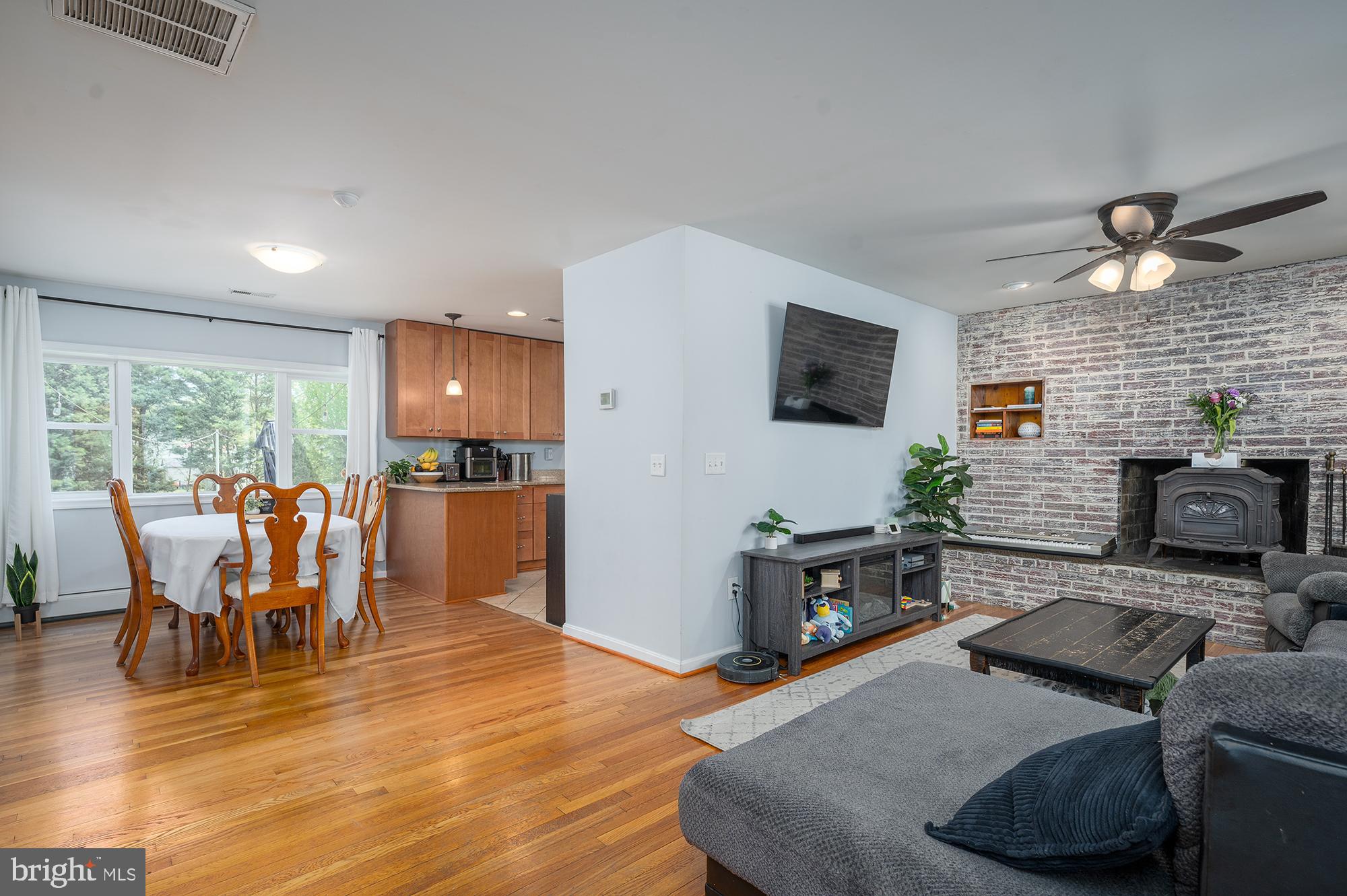 1210 Meadow View Road Pasadena, MD 21122 - Photo 9 of 35