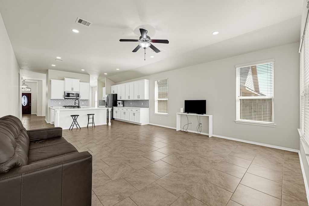 4535 Mondial Road Katy, TX 77493 - Photo 16 of 26 High ceilings allow for a more spacious feel