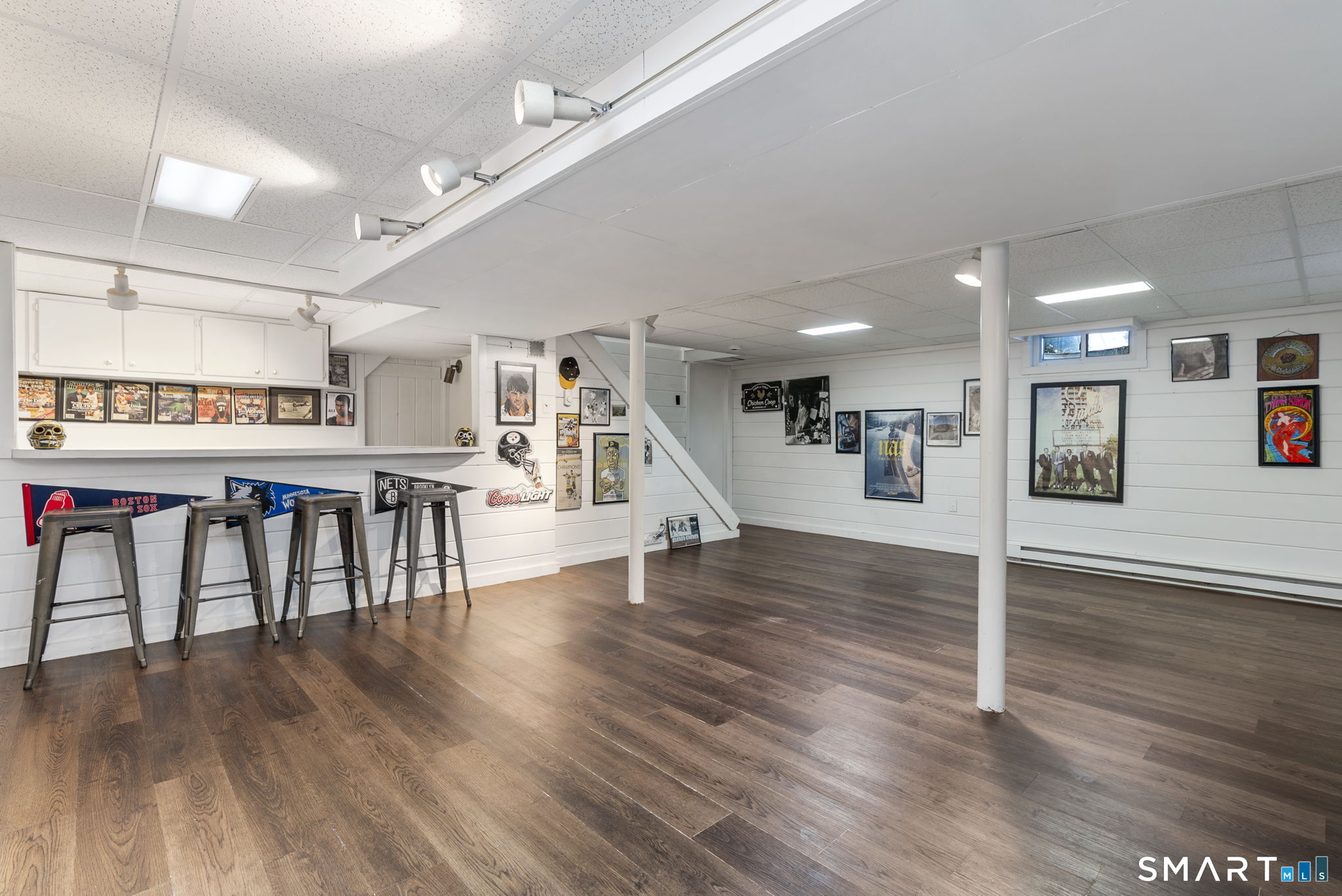 24 Ichabod Road Simsbury, CT 06070 - Photo 31 of 43 a view of a kitchen and dining room
