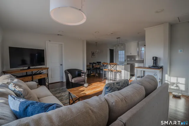 $3,200 | 348 Buckingham Avenue, Milford, CT 06460