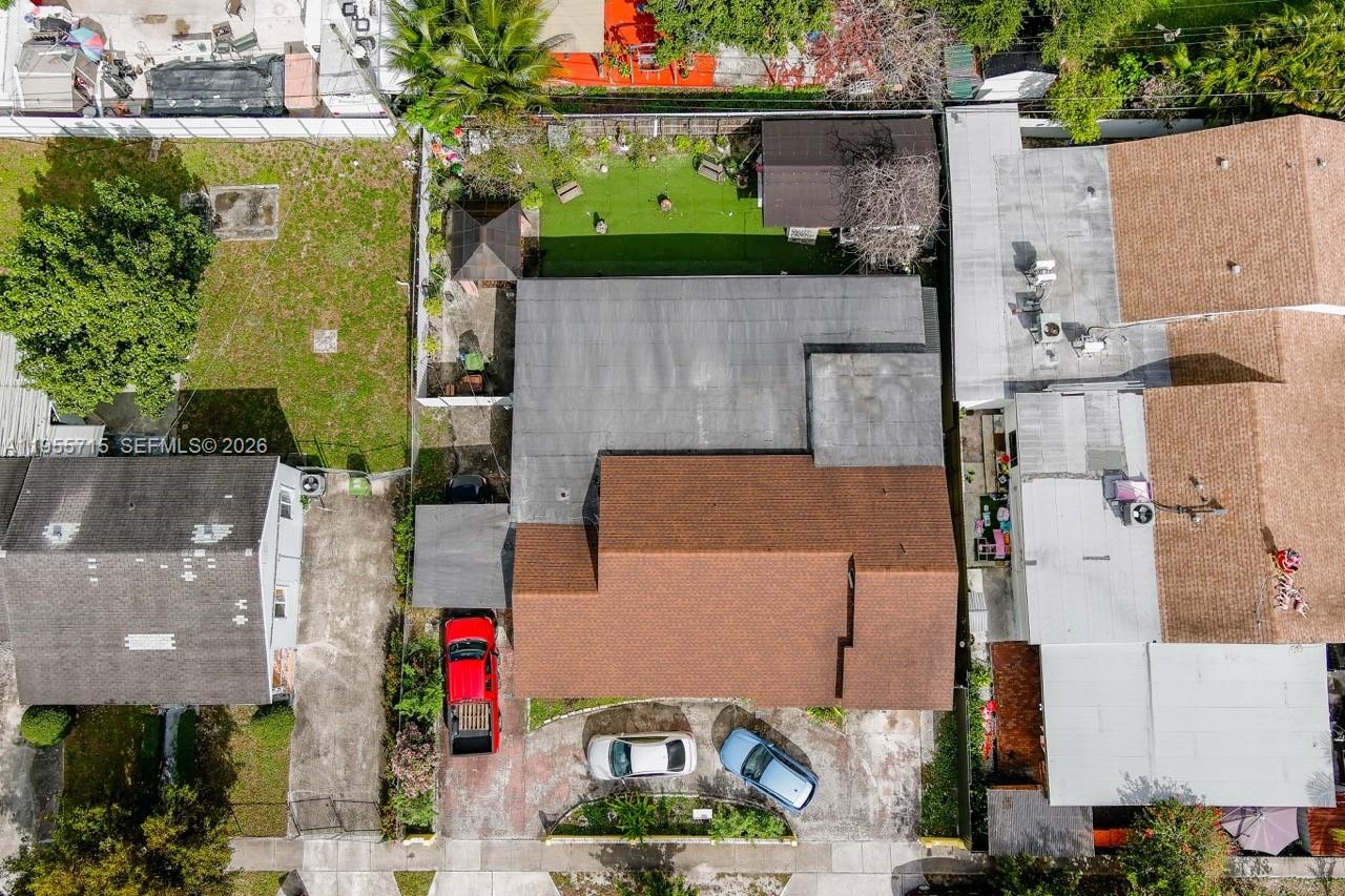 671 East 6th Place Hialeah, FL 33010 - Photo 38 of 40 an aerial view of multiple house