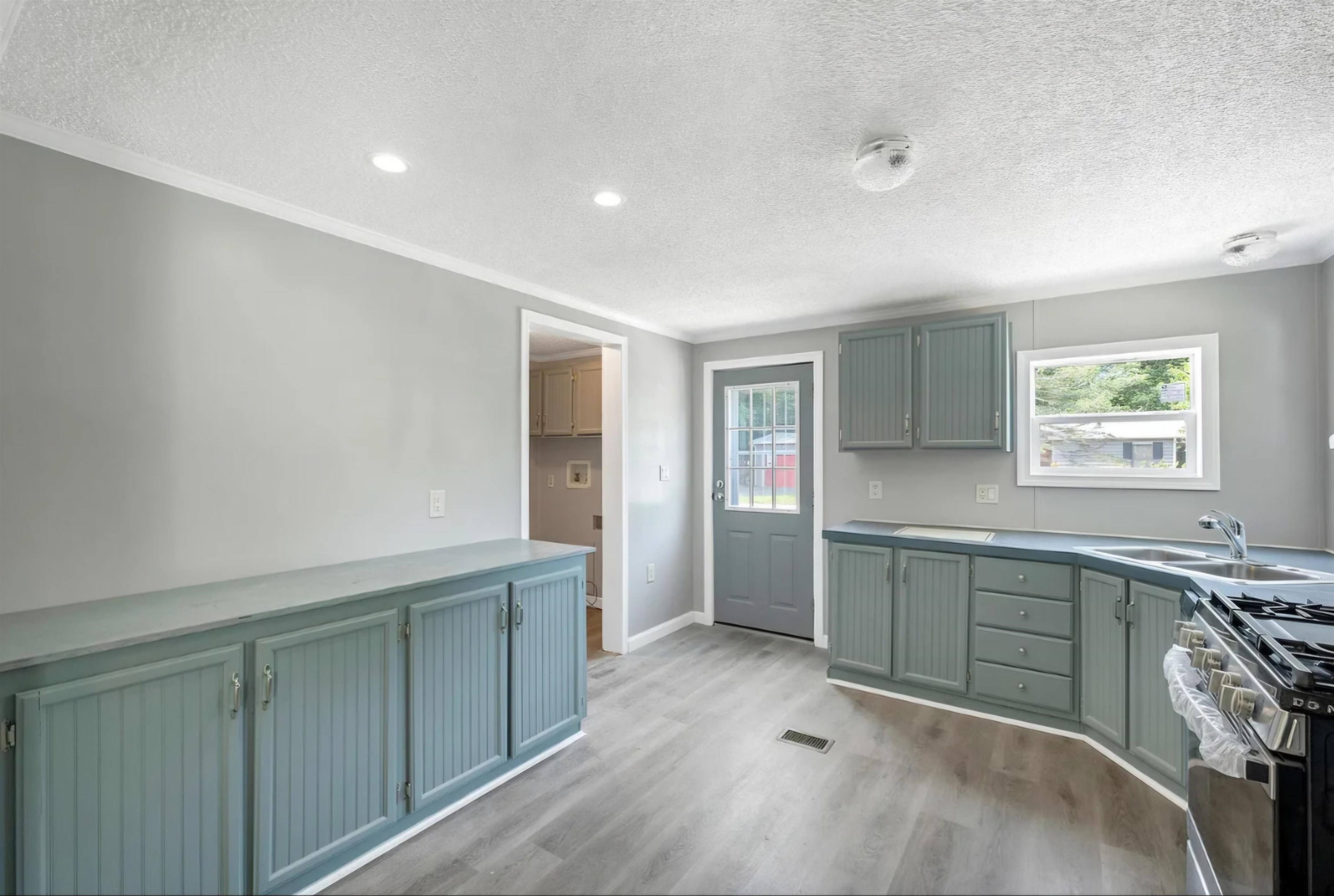 29 Eagle Drive Rochester, NH 03868 - Photo 6 of 12