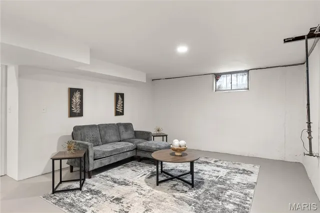 $175,000 | 801 Elsworth Place, Ferguson, MO 63135