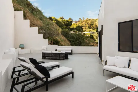 $3,299,000 | 2163 Outpost Drive, Los Angeles, CA 90068