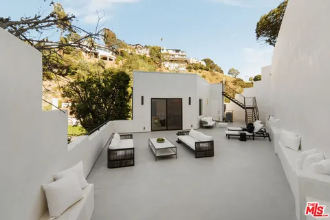 $3,299,000 | 2163 Outpost Drive, Los Angeles, CA 90068