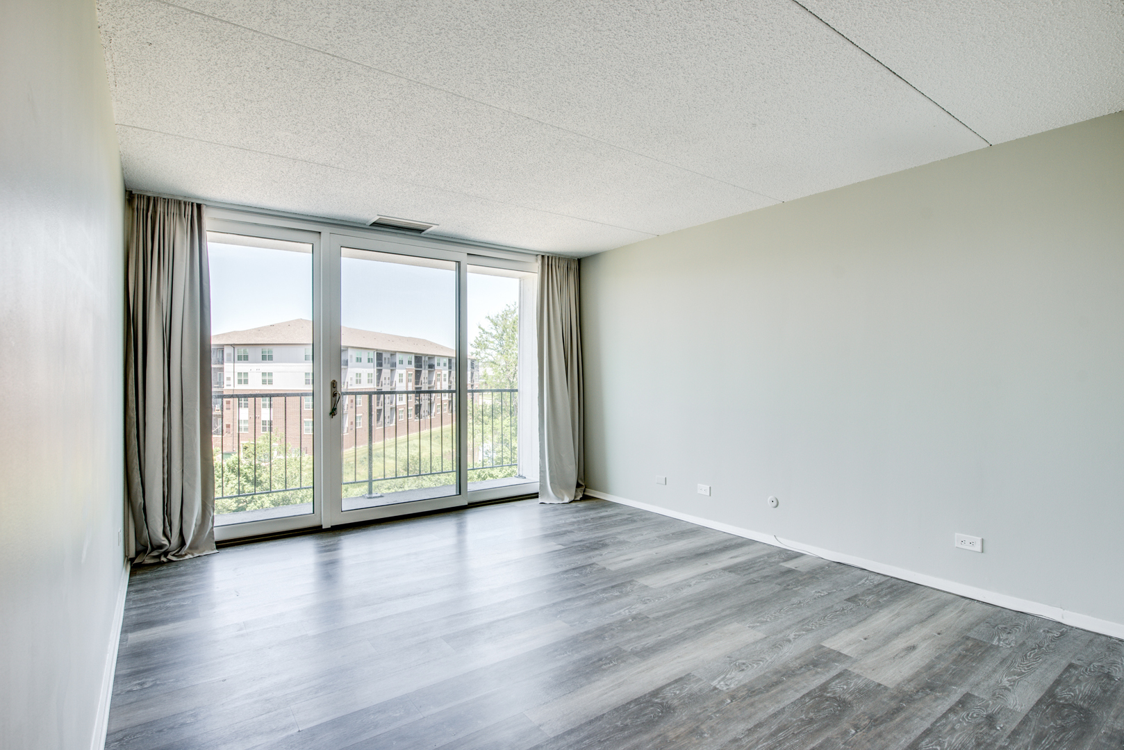 2015 South Finley Road, Unit 612 Lombard, IL 60148 - Photo 23 of 26