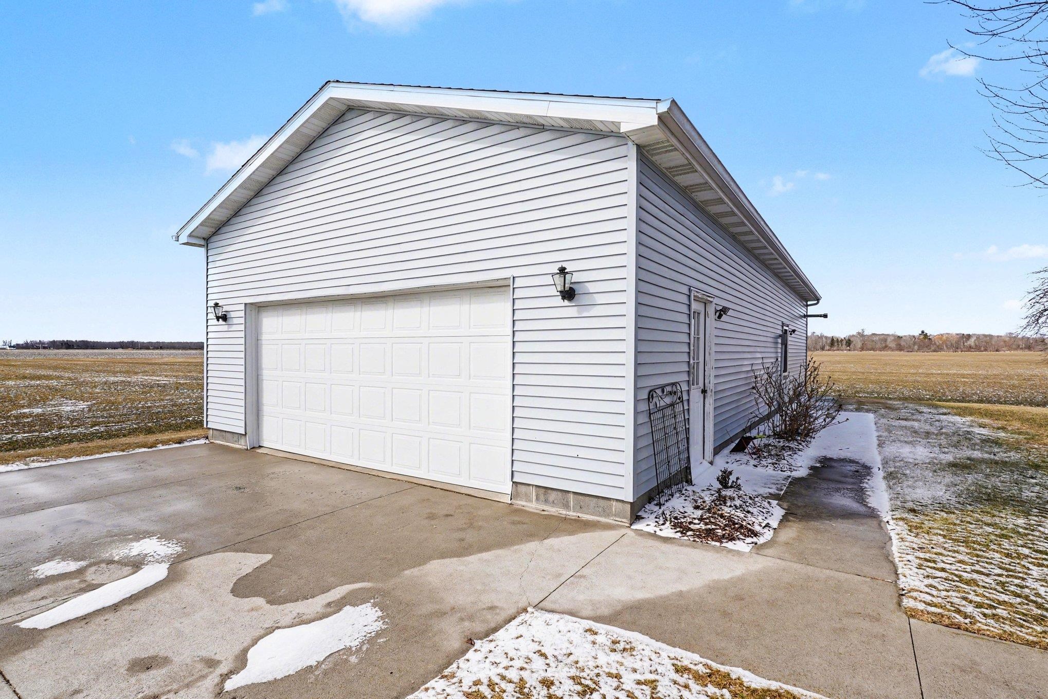 2419 North Tower Beach Road Pinconning, MI 48650 - Photo 20 of 34