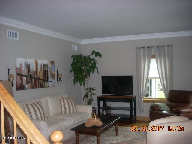 88 Valentine Road Pittsfield, MA 01201 - Photo 12 of 40 living