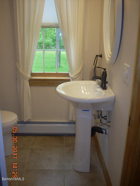 88 Valentine Road Pittsfield, MA 01201 - Photo 30 of 40 bath