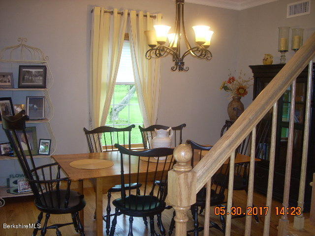 88 Valentine Road Pittsfield, MA 01201 - Photo 10 of 40 dining2