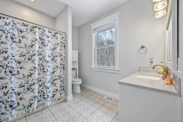 $675,000 | 11936 108th Avenue, Grand Haven, MI 49417