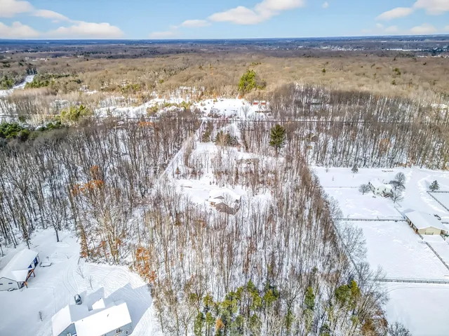 $675,000 | 11936 108th Avenue, Grand Haven, MI 49417