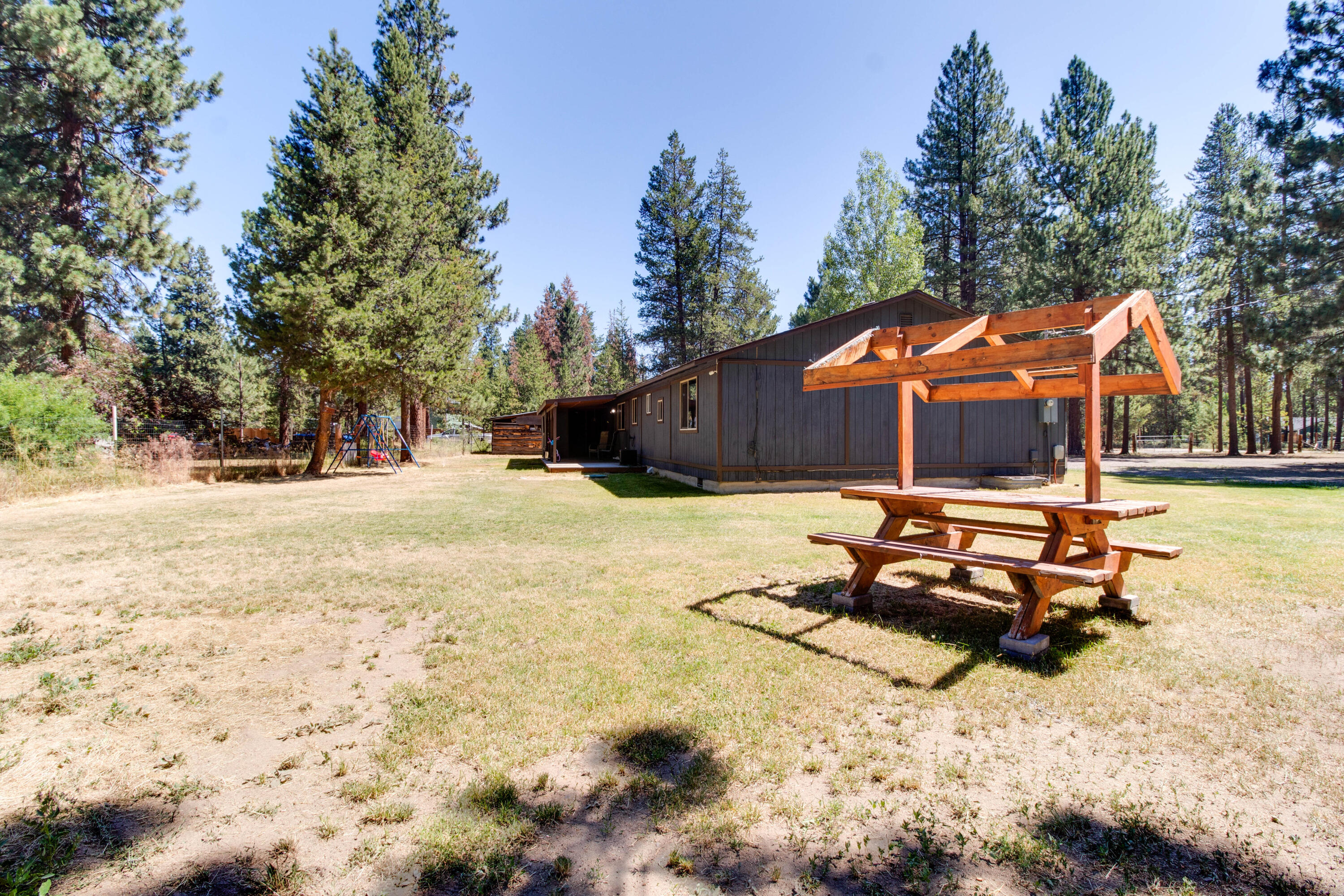 51503 Cedar Road La Pine, OR 97739 - Photo 38 of 42 Side Yard