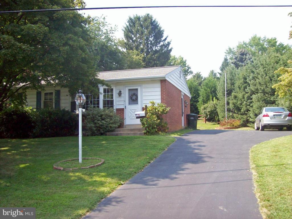 1712 Manor Ridge Drive Lancaster, PA 17603 - Photo 1 of 18 Gallery Image 1