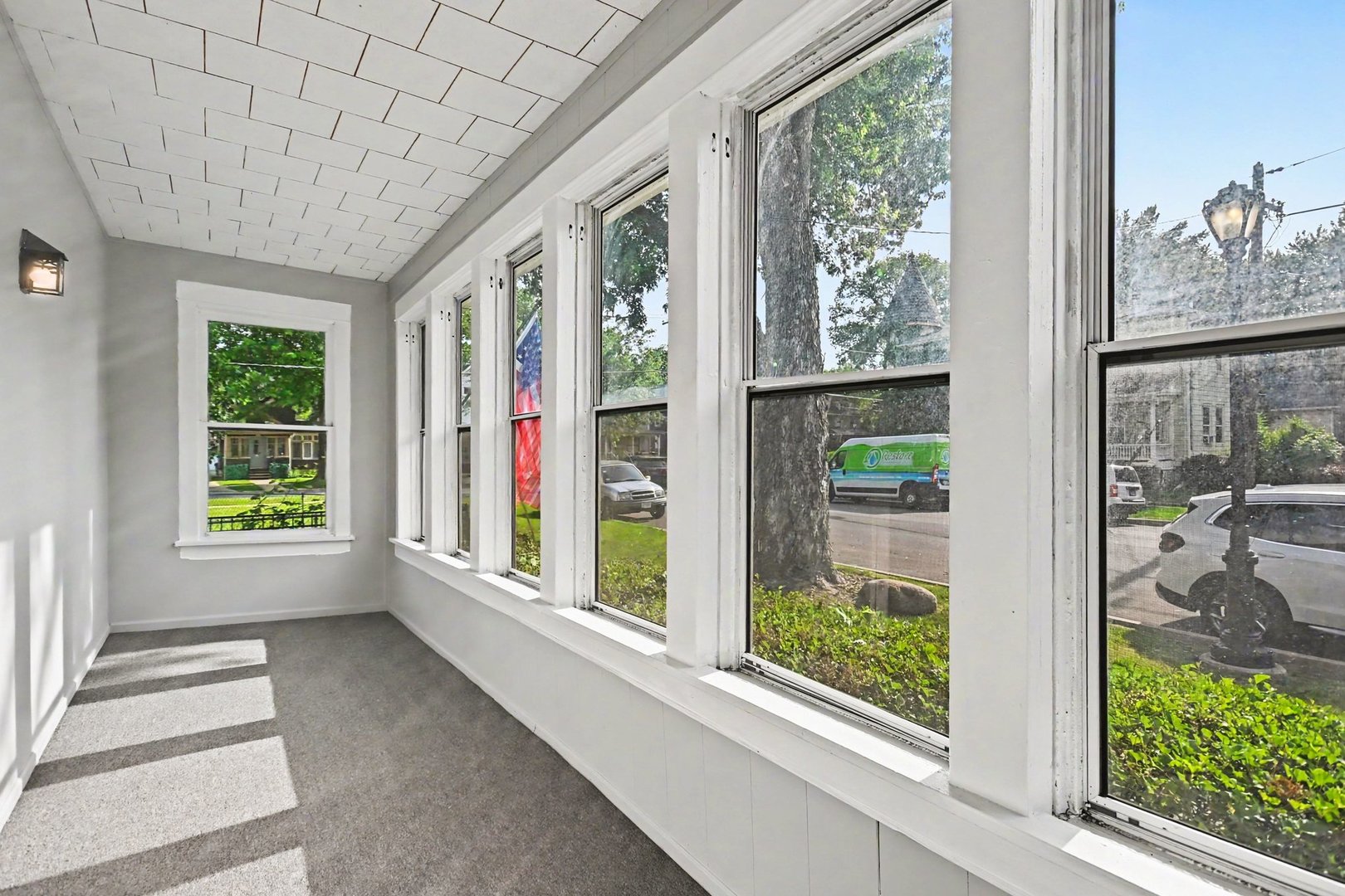 312 North Locust Street Aurora, IL 60506 - Photo 2 of 25