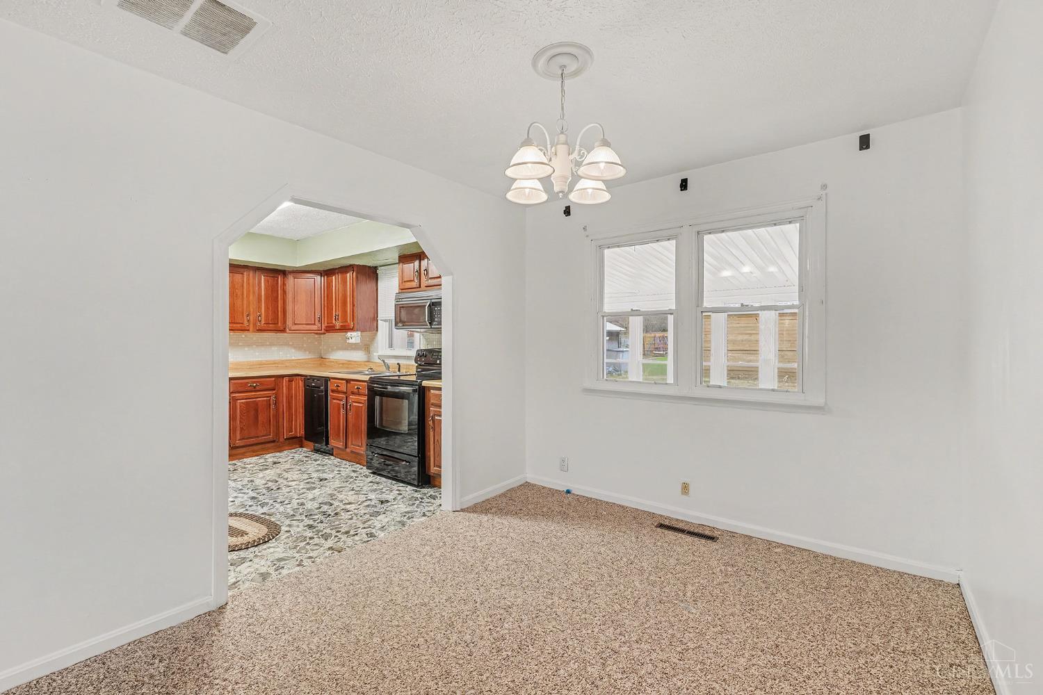 1776 Christopher Road Aberdeen, OH 45101 - Photo 4 of 19