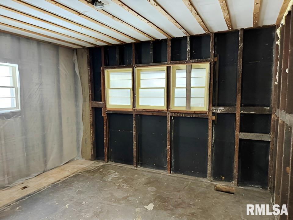 413 West South Street Colchester, IL 62326 - Photo 11 of 16