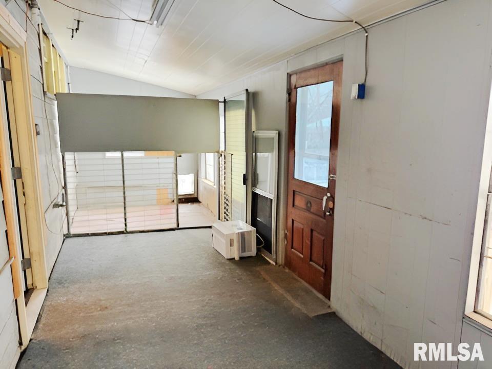 413 West South Street Colchester, IL 62326 - Photo 12 of 16