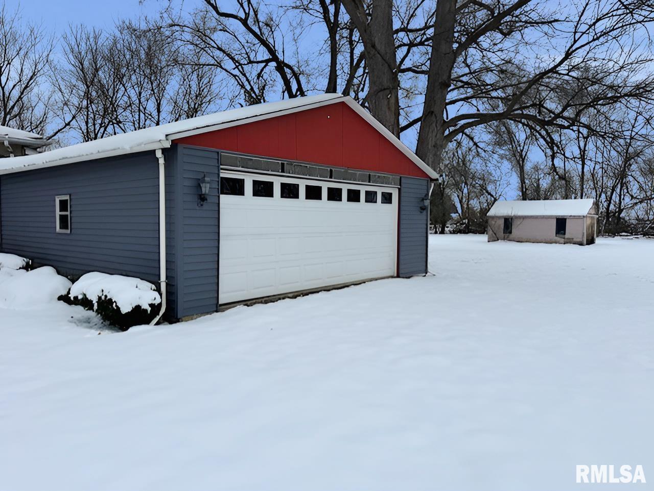 413 West South Street Colchester, IL 62326 - Photo 3 of 16