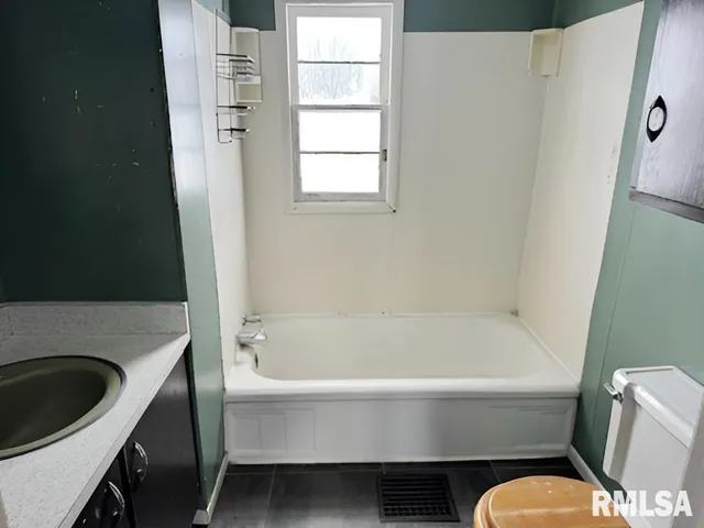 $39,900 | 413 West South Street, Colchester, IL 62326