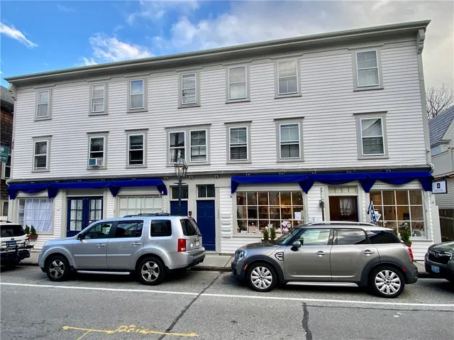 $2,200 | 130 Spring Street, Unit 2N, Newport, RI 02840