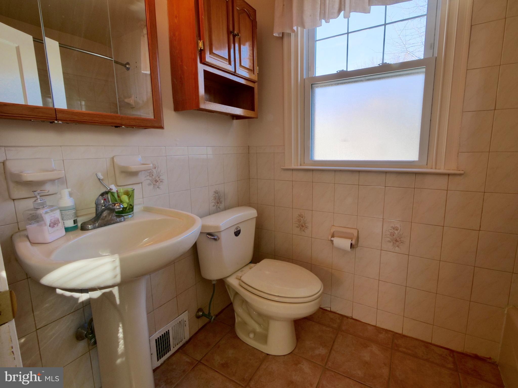 625 Haverford Road Ardmore, PA 19003 - Photo 39 of 51 Master bath