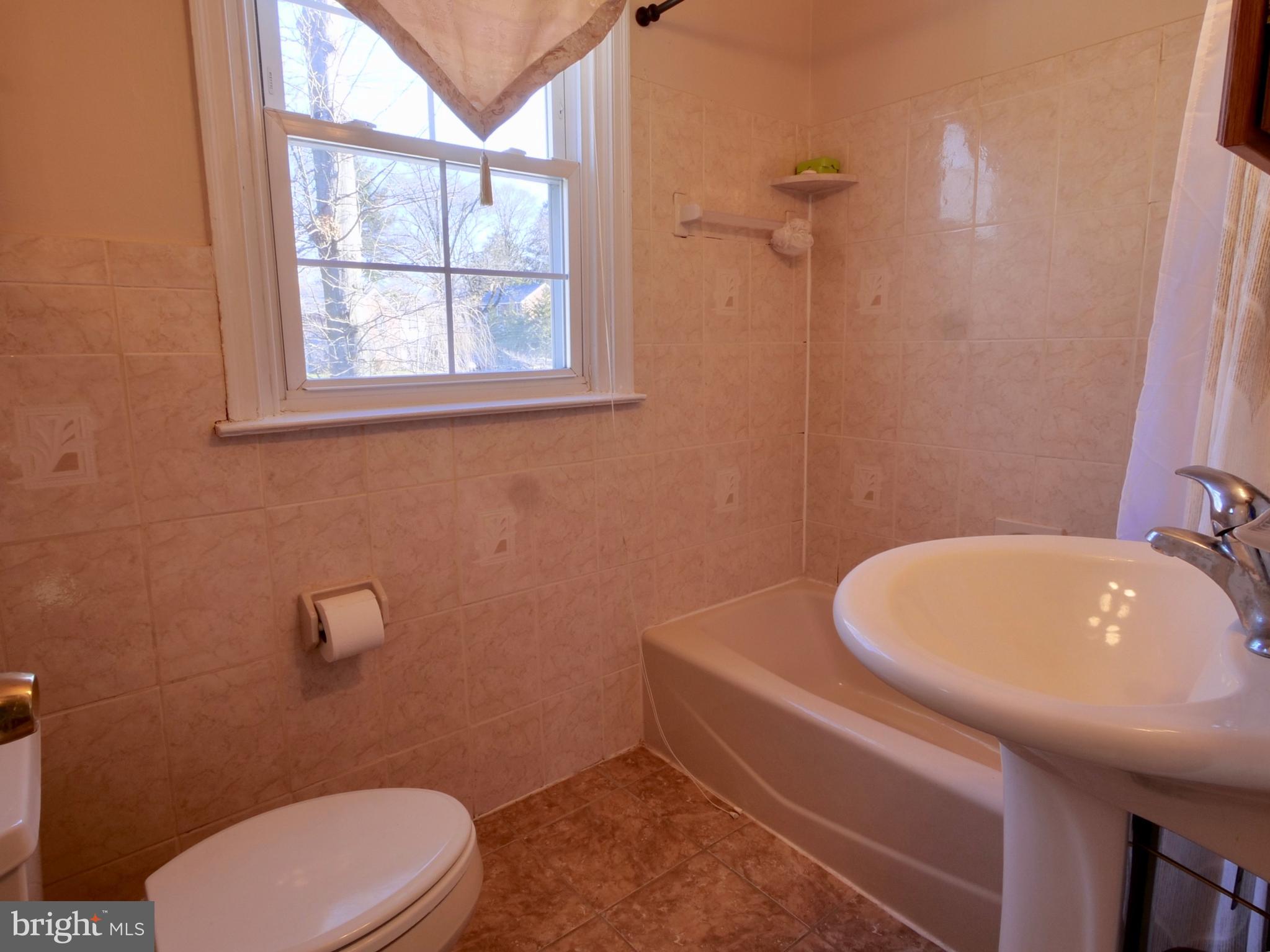 625 Haverford Road Ardmore, PA 19003 - Photo 42 of 51 Master bath