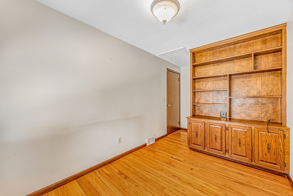 35 Silvin Road Chicopee, MA 01013 - Photo 17 of 25