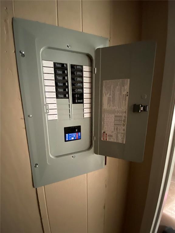 320 Old Perry Road Marshallville, GA 31057 - Photo 30 of 70 a hallway with sliding door and a hallway