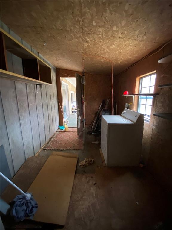 320 Old Perry Road Marshallville, GA 31057 - Photo 36 of 70 a living room with furniture