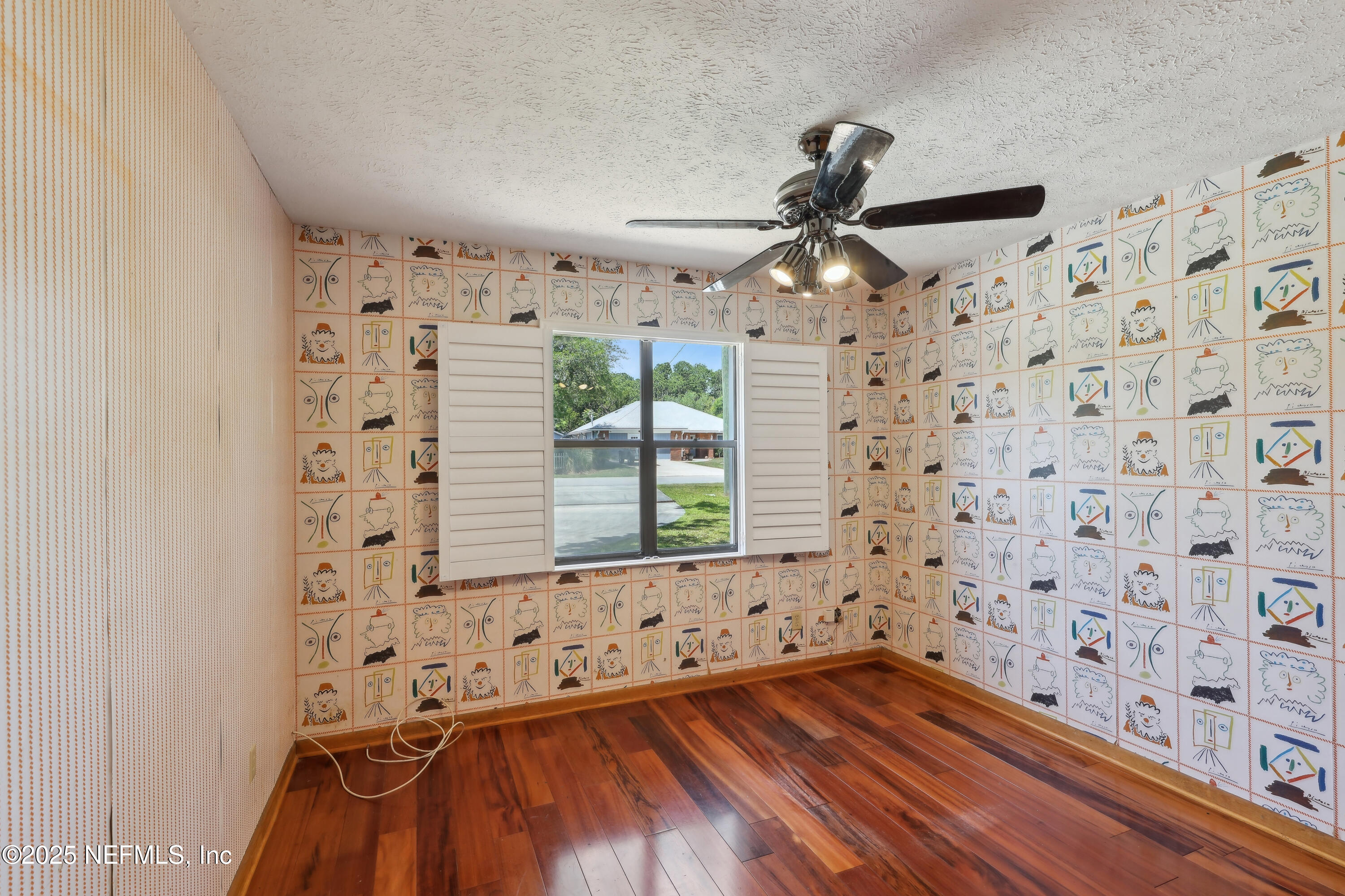 1071 Orangewood Road St. Johns, FL 32259 - Photo 34 of 56 a bathroom with a bathtub and shower