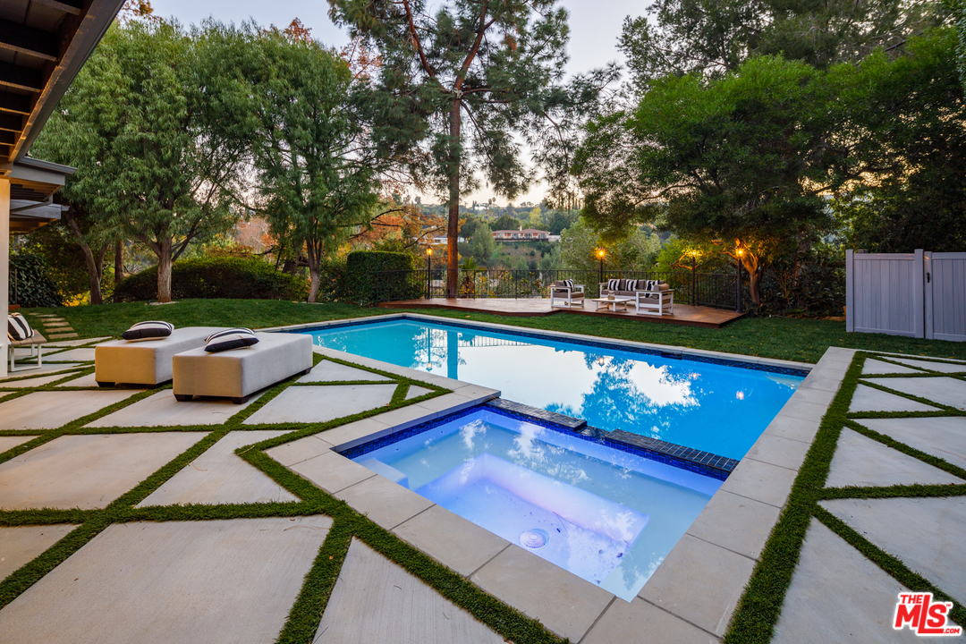 16230 Quemada Road Encino, CA 91436 - Photo 23 of 29 Gallery Image 23
