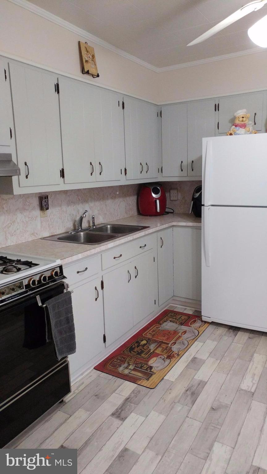14 Chandelle Road Baltimore, MD 21220 - Photo 7 of 30 Kitchen
