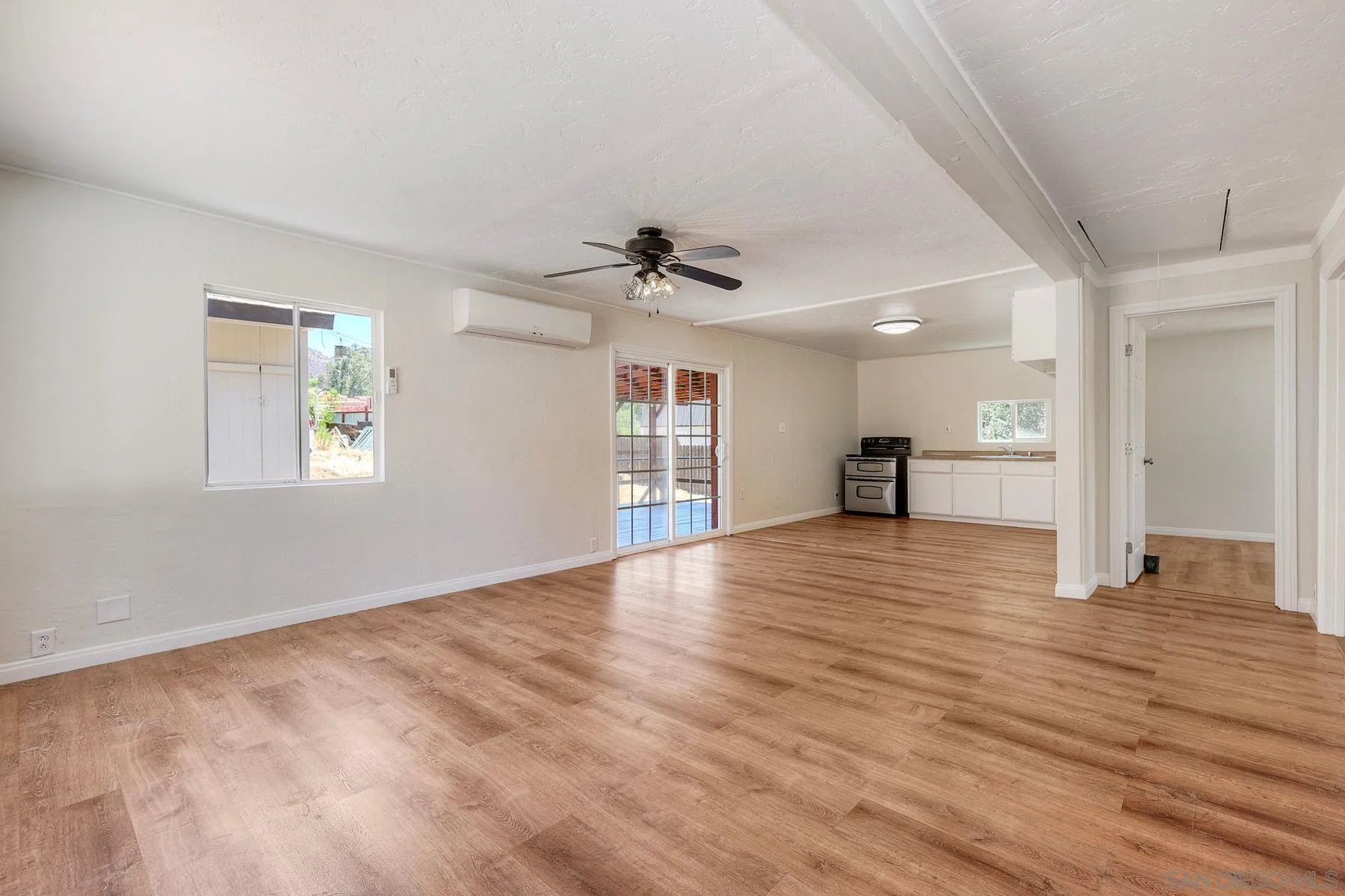 126 Almyra Road El Cajon, CA 92019 - Photo 3 of 21