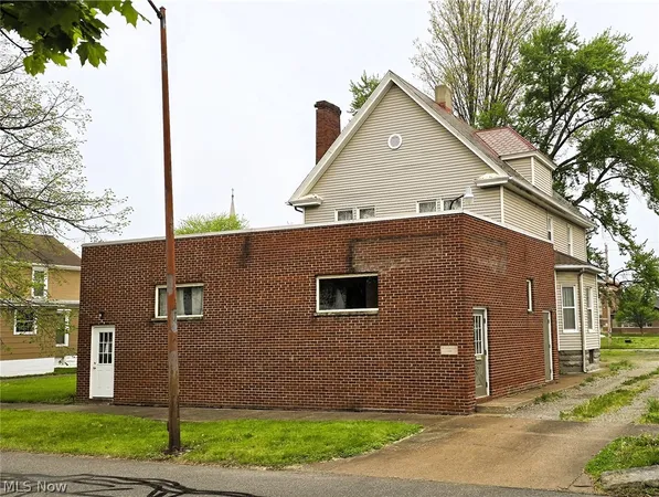 $185,000 | 229 5th Street, Elyria, OH 44035