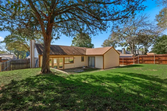 $2,106 | 513 Mack Drive, Euless, TX 76039