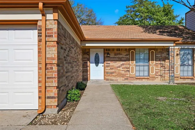 $2,106 | 513 Mack Drive, Euless, TX 76039