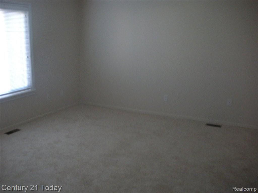 23227 Farmington Road Farmington, MI 48336 - Photo 9 of 18 Master BR.jpg