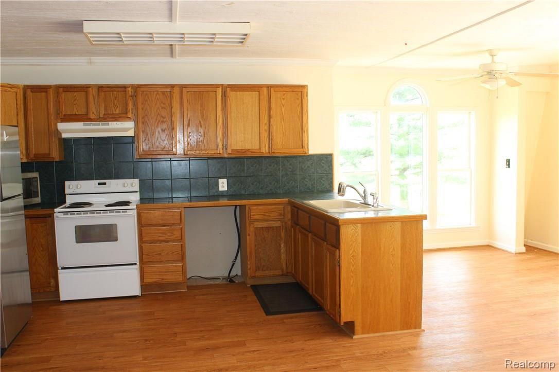 13201 South New Lothrop Road Byron, MI 48418 - Photo 7 of 32 IMG_8957.JPG