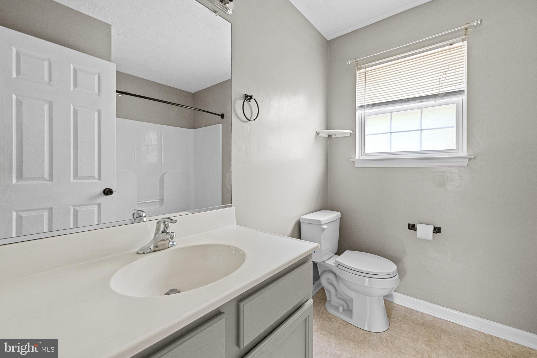 505 Ridgefield Avenue Stephens City, VA 22655 - Photo 16 of 30 Full Bath