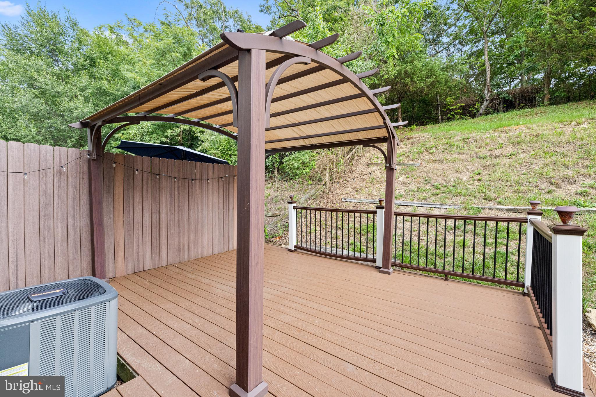 505 Ridgefield Avenue Stephens City, VA 22655 - Photo 20 of 30 Outdoor Canopy