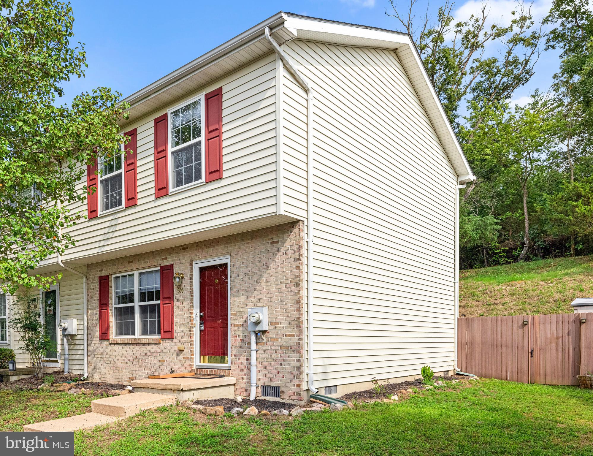 505 Ridgefield Avenue Stephens City, VA 22655 - Photo 3 of 30