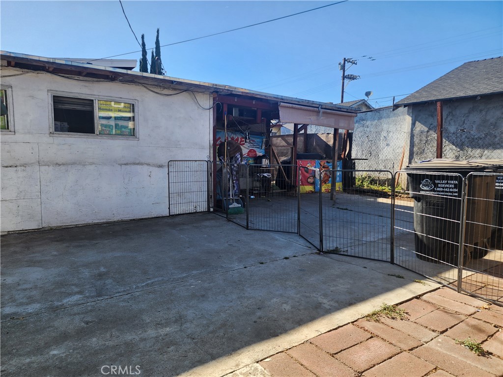 618 South McBride Avenue Los Angeles, CA 90022 - Photo 15 of 16