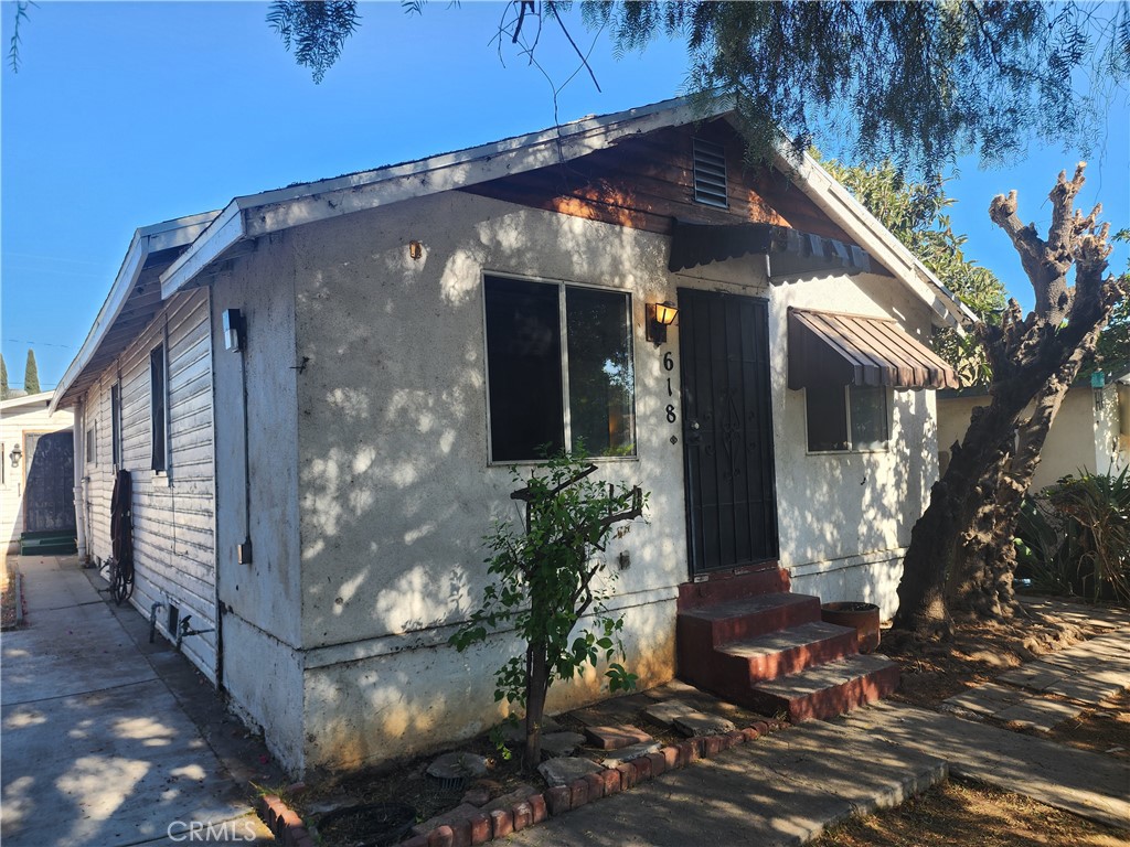 618 South McBride Avenue Los Angeles, CA 90022 - Photo 5 of 16