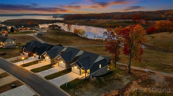 $659,000 | 362 Moon Bay Drive, Kuttawa, KY 42055