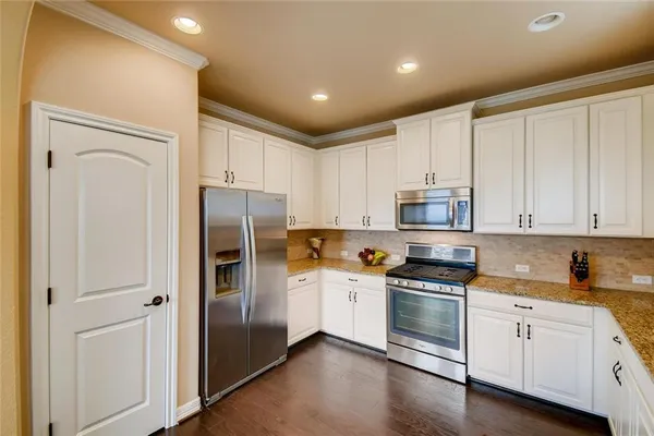 $2,300 | 11929 Terraza Circle, Unit TH37, Austin, TX 78726